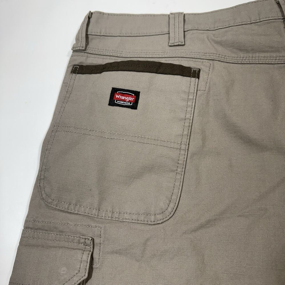 Wrangler Workwear cargo shorts heavy duty outdoor ripstop Men’s Size 42 - Picture 14 of 15